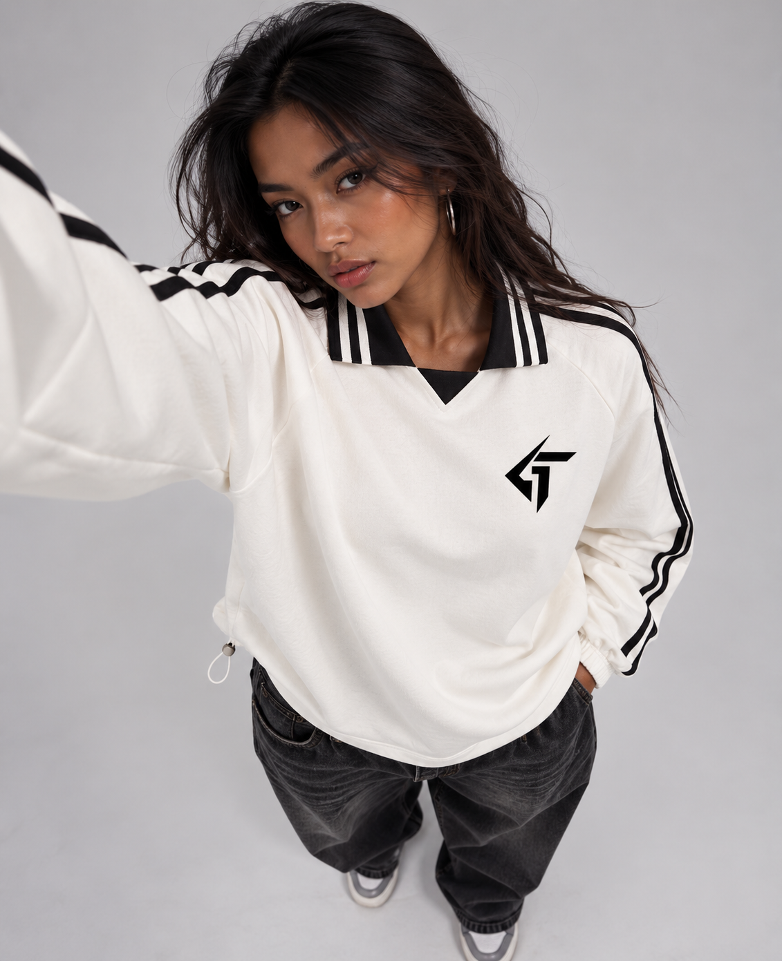 GRYTH White Striped Collar Sweatshirt