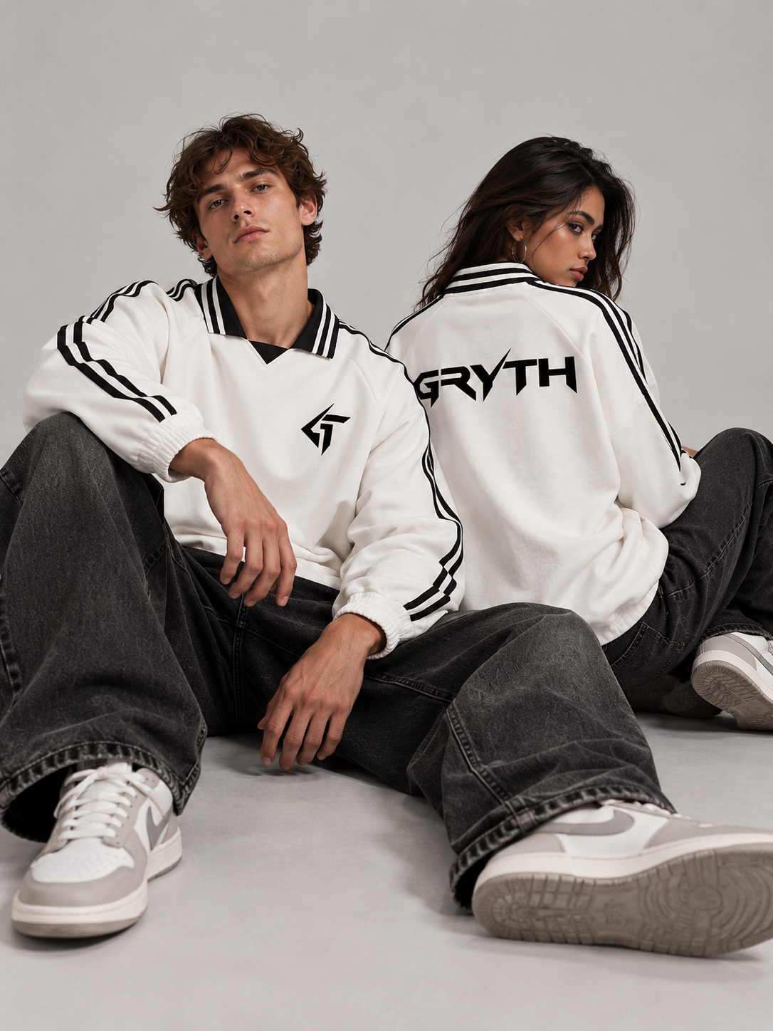 GRYTH White Striped Collar Sweatshirt